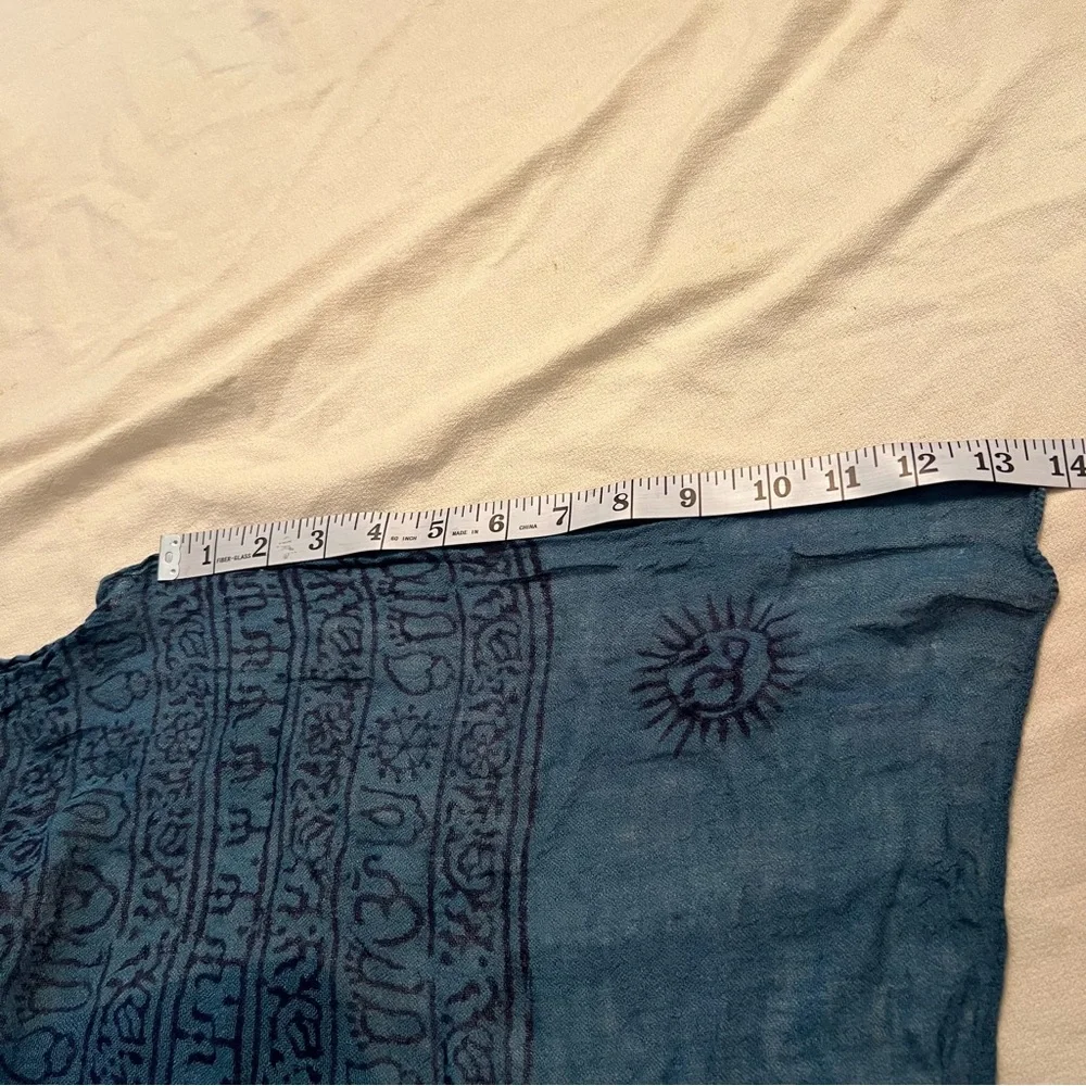 Elegant Blue Patterned Scarf